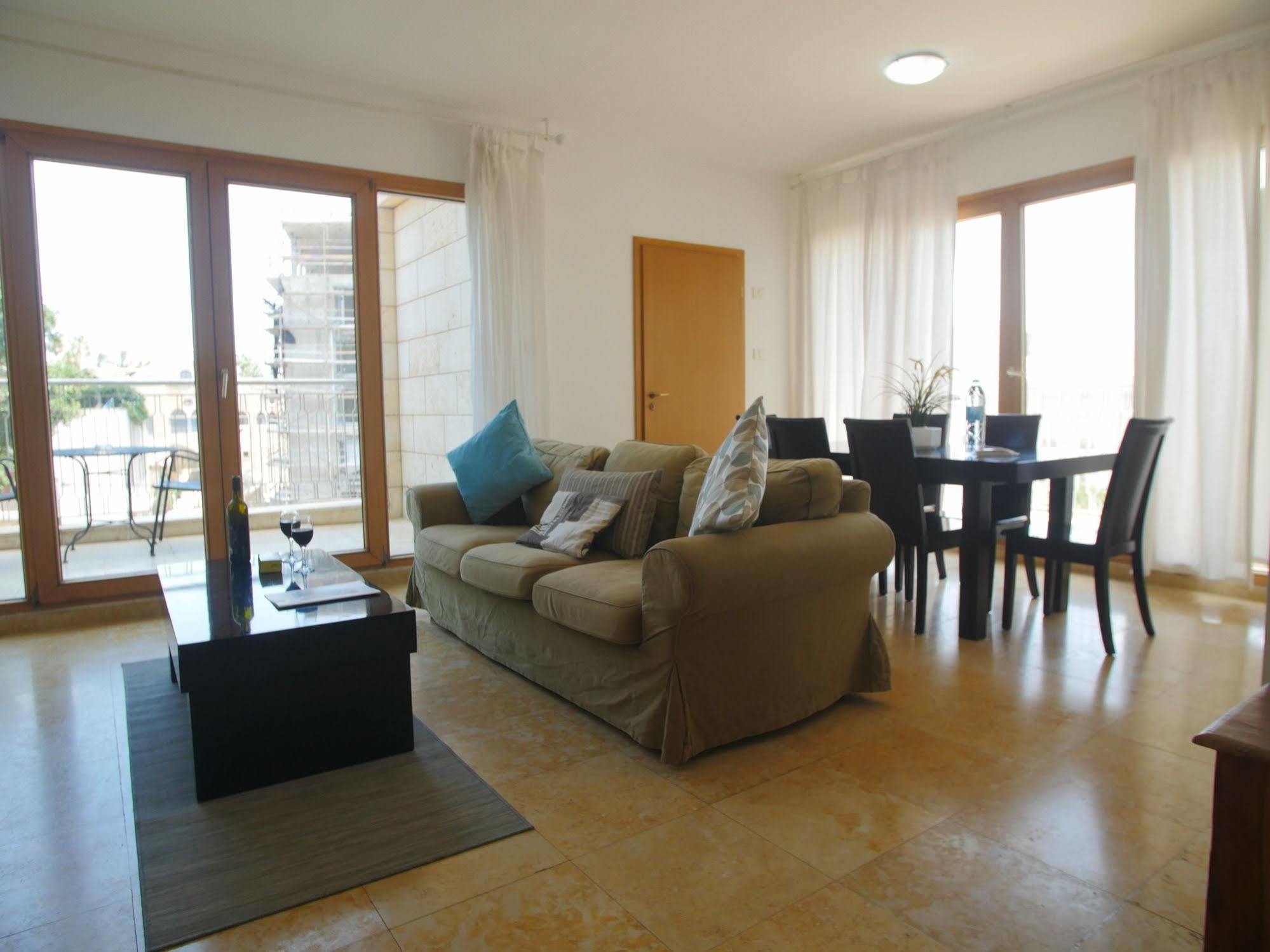 Andromeda Hill Apartments And Spa Tel Aviv Eksteriør billede