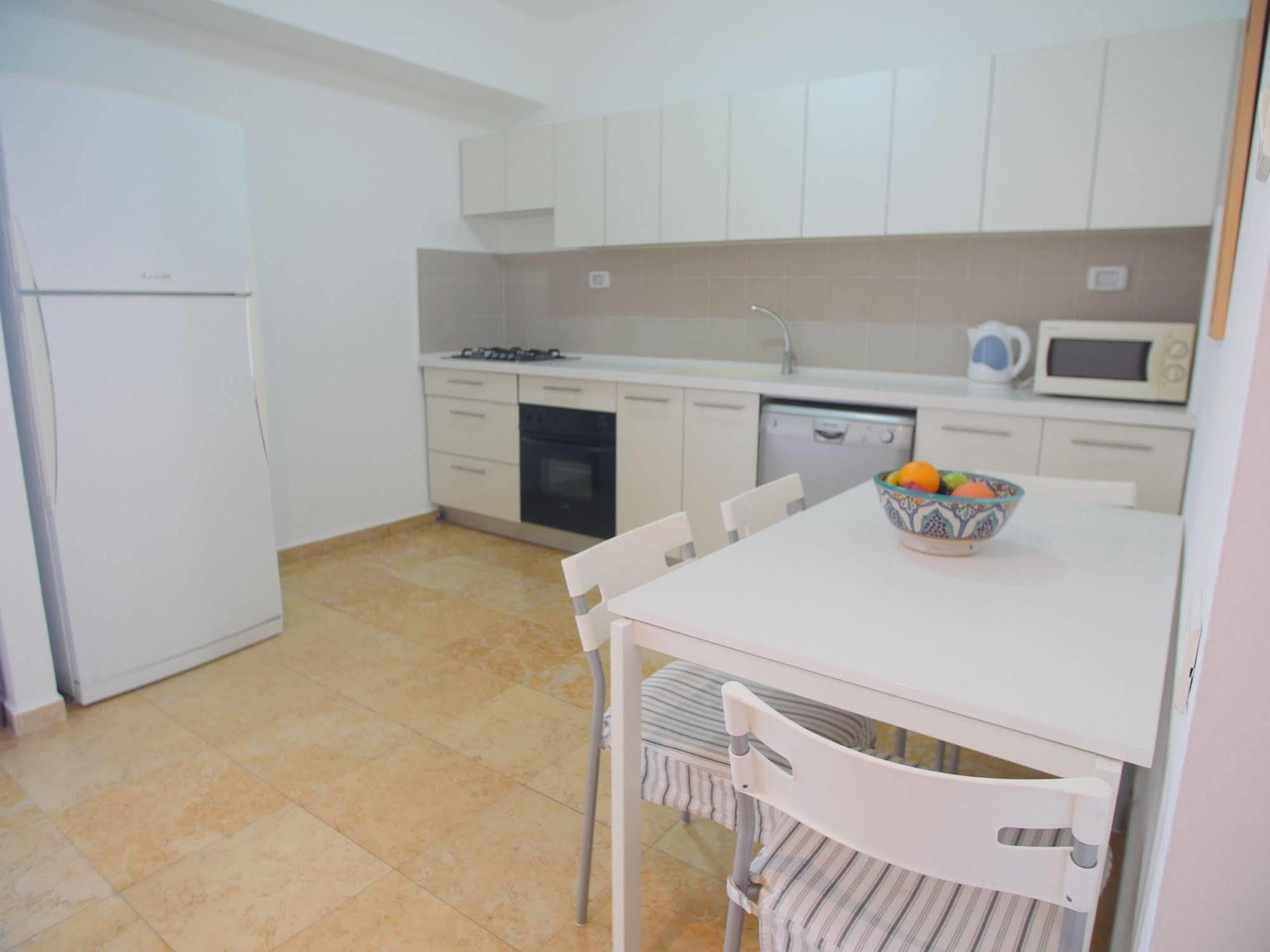 Andromeda Hill Apartments And Spa Tel Aviv Eksteriør billede
